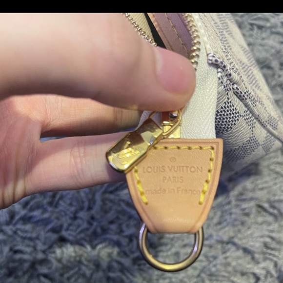 Louis Vuitton - Picture 6 of 10